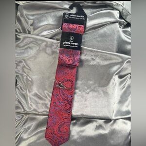 Pierre Cardin 3 piece Set Red Paisley Tie / Pocket Square / Bar Homecoming Dance